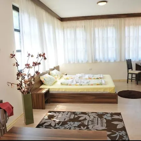 свети никола Hotel 2*